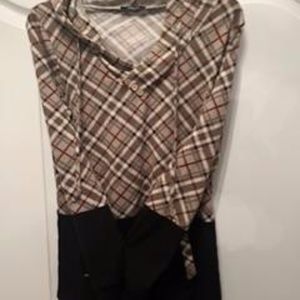 VALOLIA M/Size Long Sleeve Hoodie Accent Draw Stings & Buttons w/Pockets.